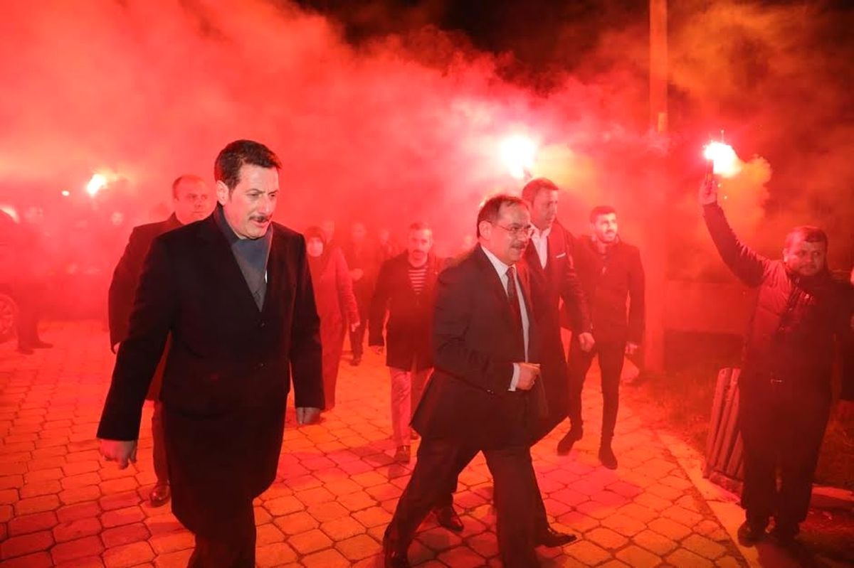 Demir ve Tok\'a Meşaleli Karşılama