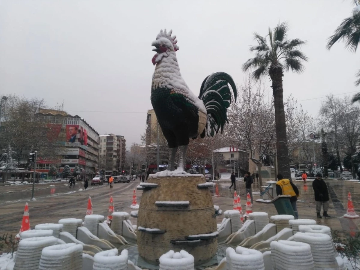 Denizli Güne Karla Uyandı