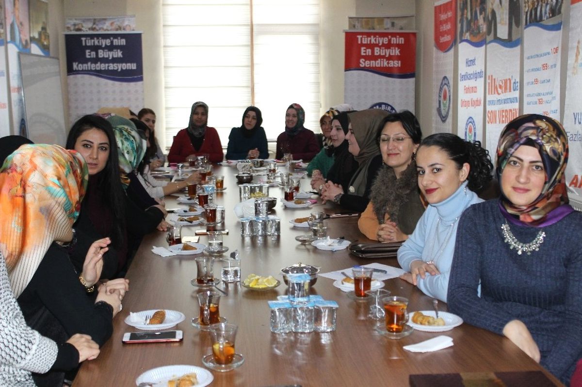 Eğitim-Bir-Sen Kadın Komisyonu İlk Toplantısını Yaptı