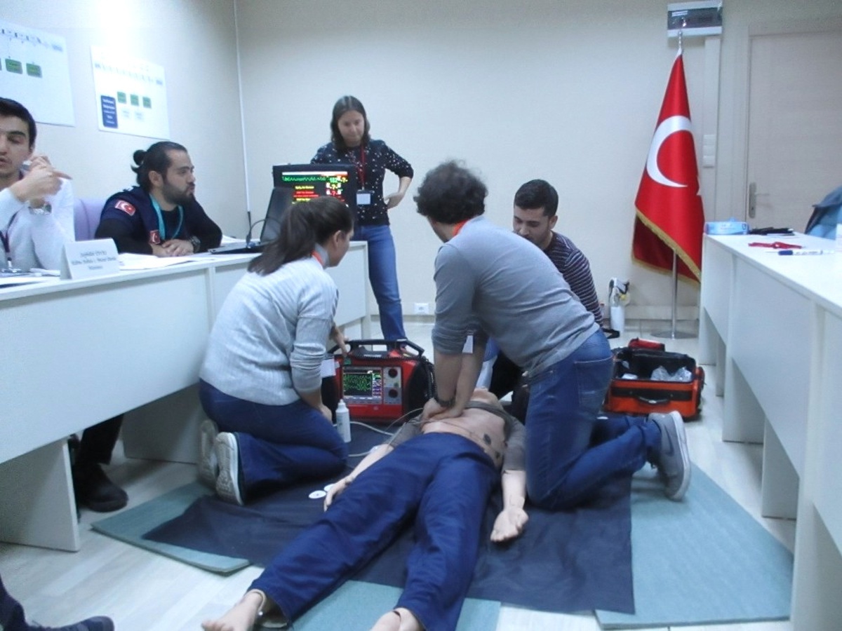 Erişkin Hastalarda İleri Yaşam Desteği Eğitimi