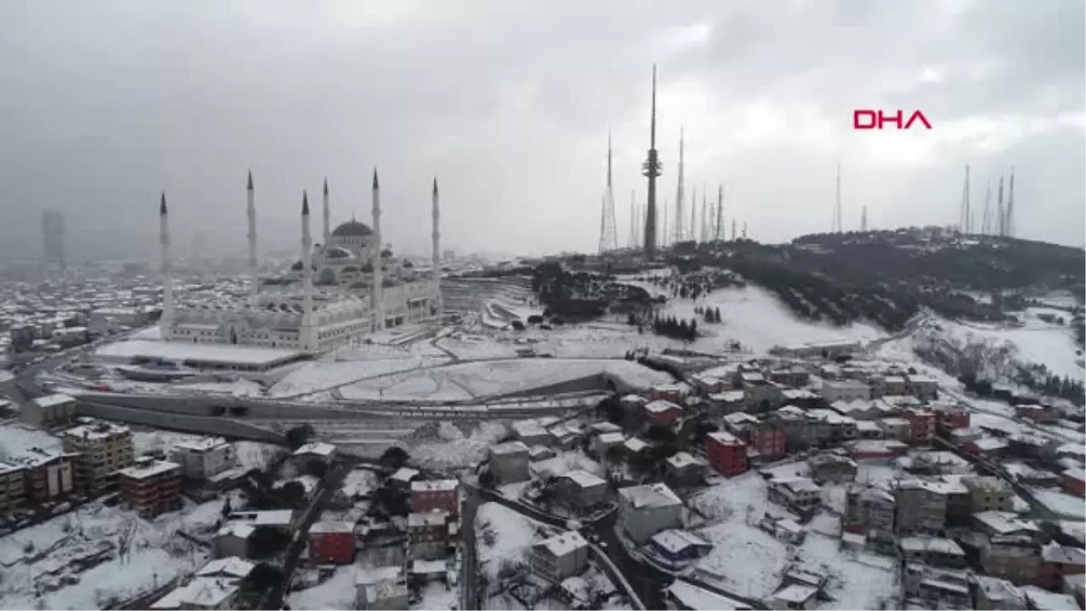 İstanbul- Çamlıca Camii Beyaza Büründü