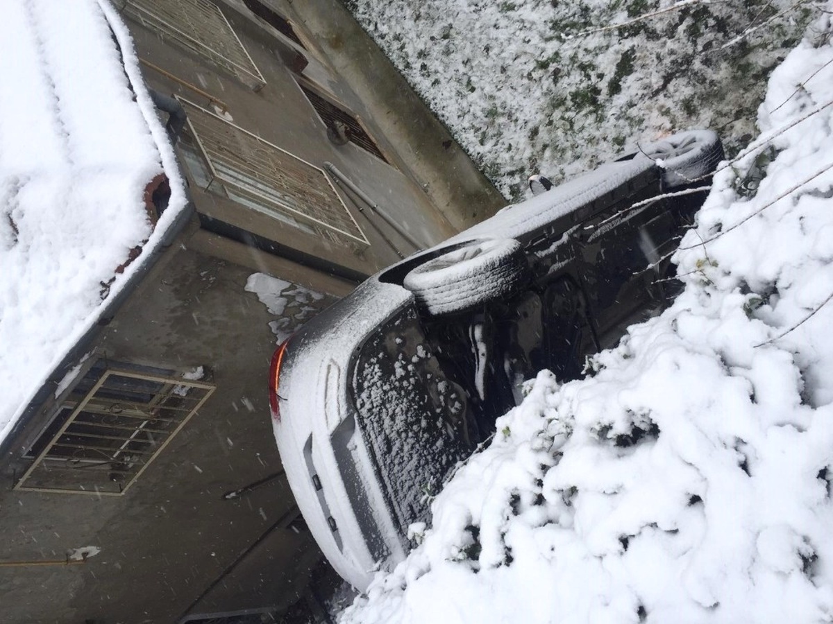 Karda Kayarak Evin Bahçesine Uçan Otomobilin Sürücüsü Öldü
