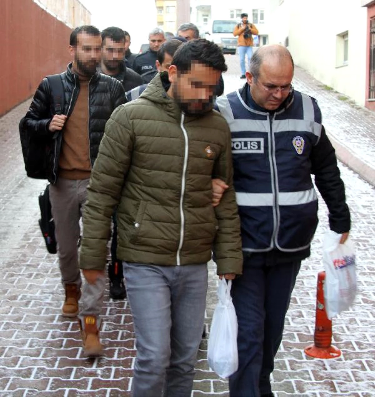 Kayseri\'de Fetö Soruşturmasında 4 Kişi Tutuklandı