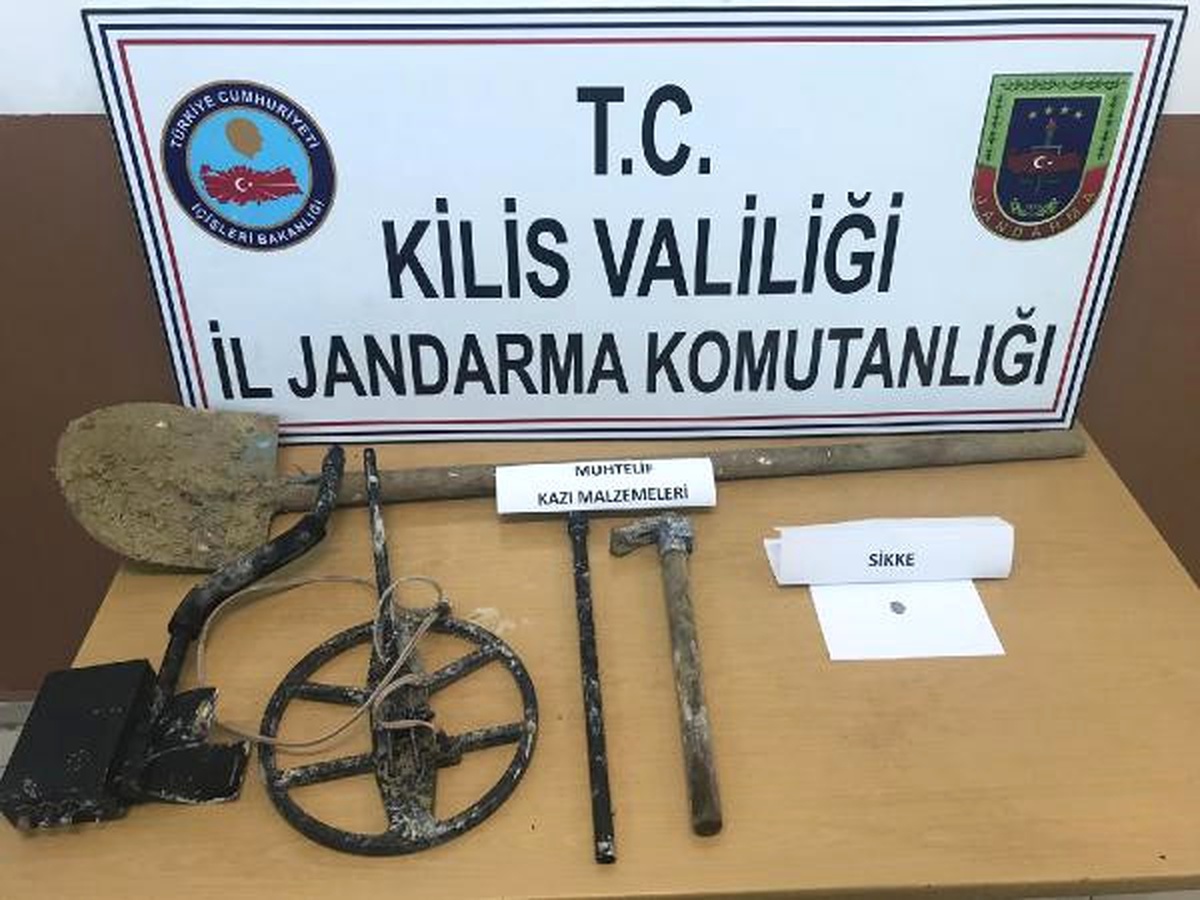 Kilis\'te Kaçak Kazı Yapan 3 Kişi Gözaltına Alındı