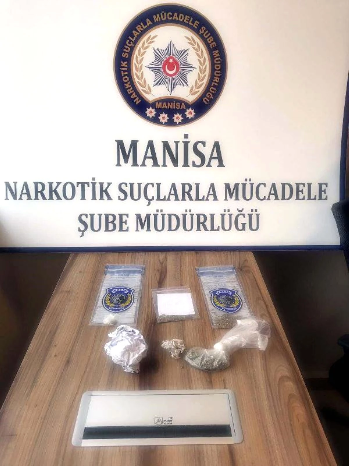 Manisa ve İzmir\'de Uyuşturucu Operasyonu: 49 Gözaltı
