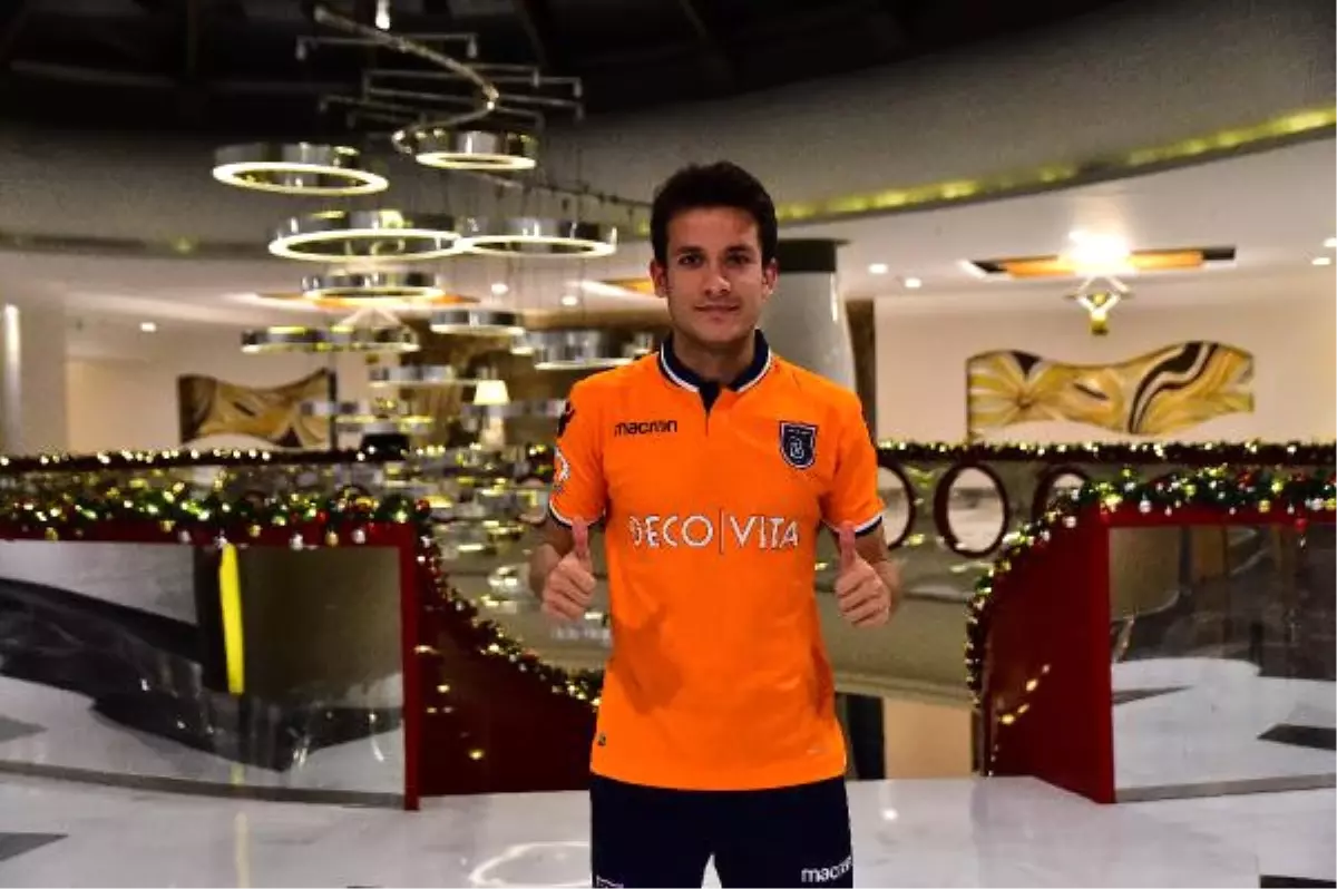 Medipol Başakşehir, Alican Özfesli\'yi Transfer Etti