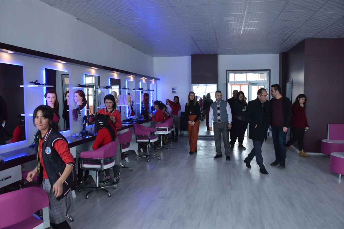 Milli Eğitim Müdürü Kaya\'dan Okul Ziyareti