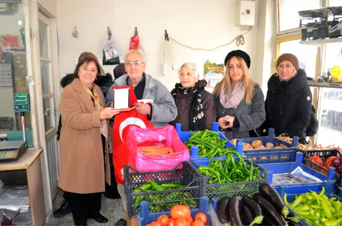 Mudanya\'nın Asırlık Esnafına Vefâ Plaketi