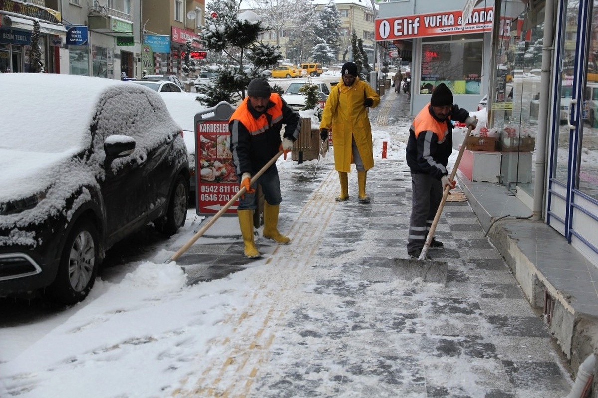 Sungurlu Belediyesi\'nden Kar ile Mücadelede Özel Solüsyon