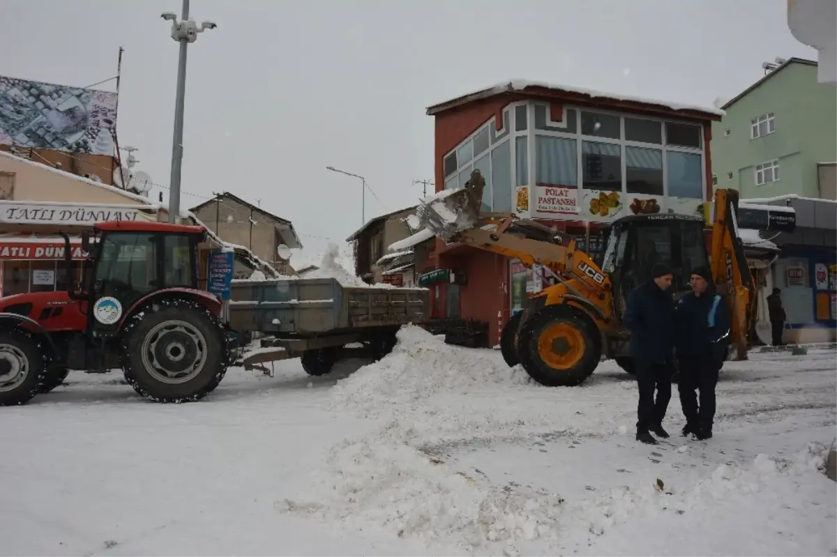 Tercan Belediyesi\'nde Kar Çalışması