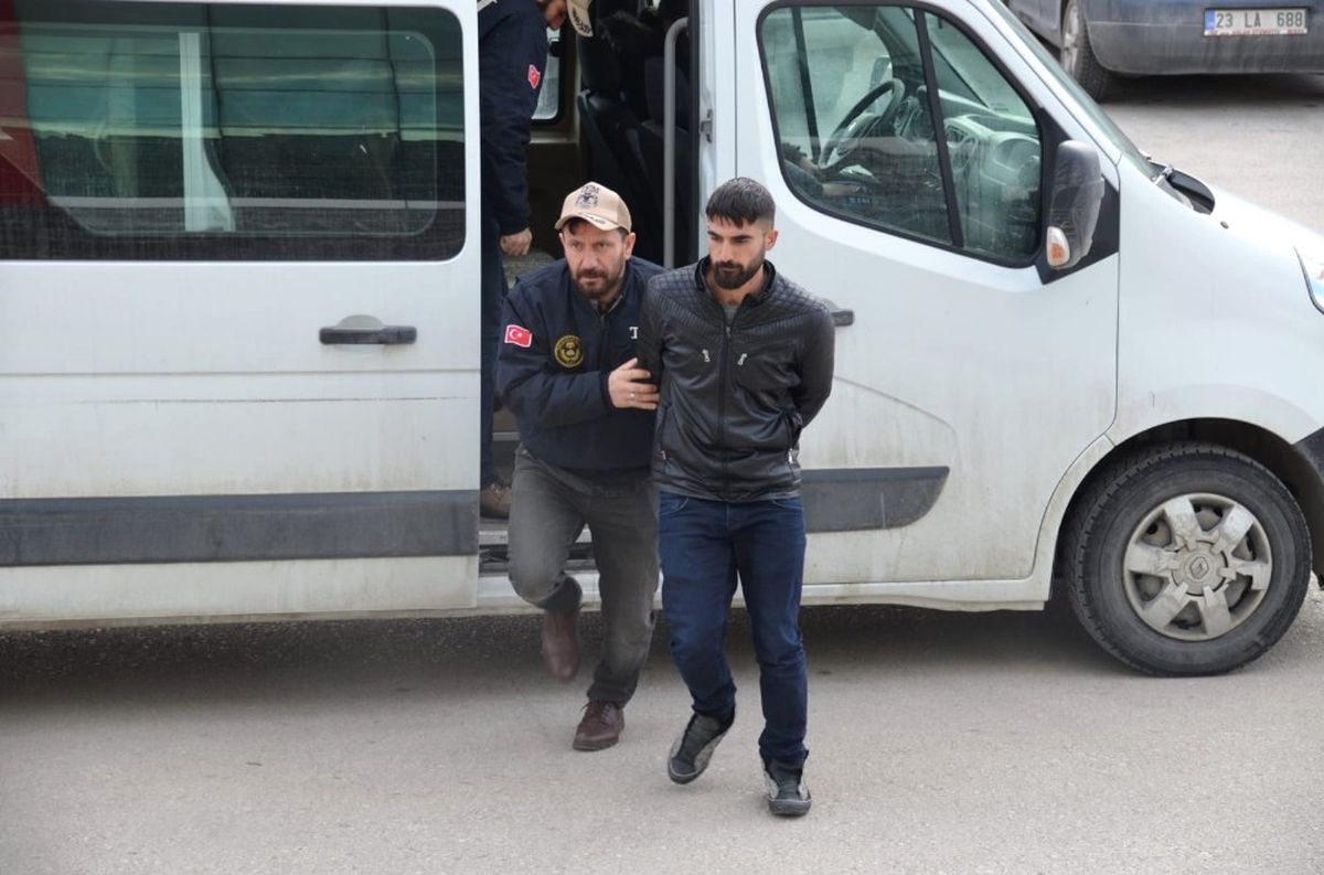 Van\'da Pkk/kck Operasyonu: 5 Gözaltı
