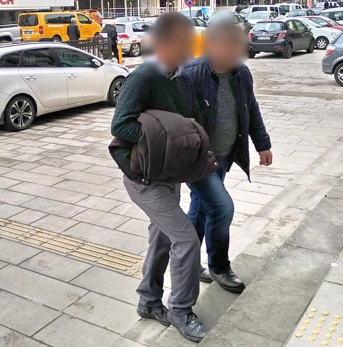 3 Yıl Hapisle Aranan Zanlı Saklandığı Evde Yakalandı