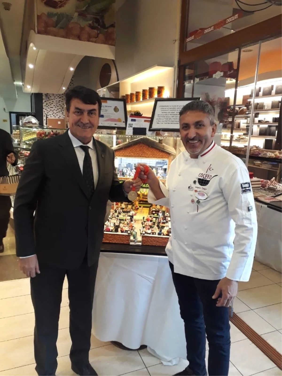 Başkan Dündar\'dan Ödüllü Pasta Şefine Ziyaret