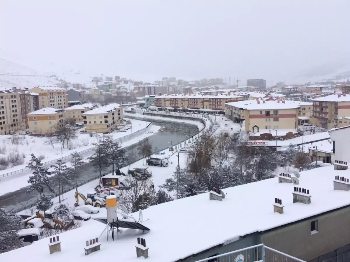 Bayburt\'ta Kar ve Tipi Hayatı Olumsuz Etkiledi