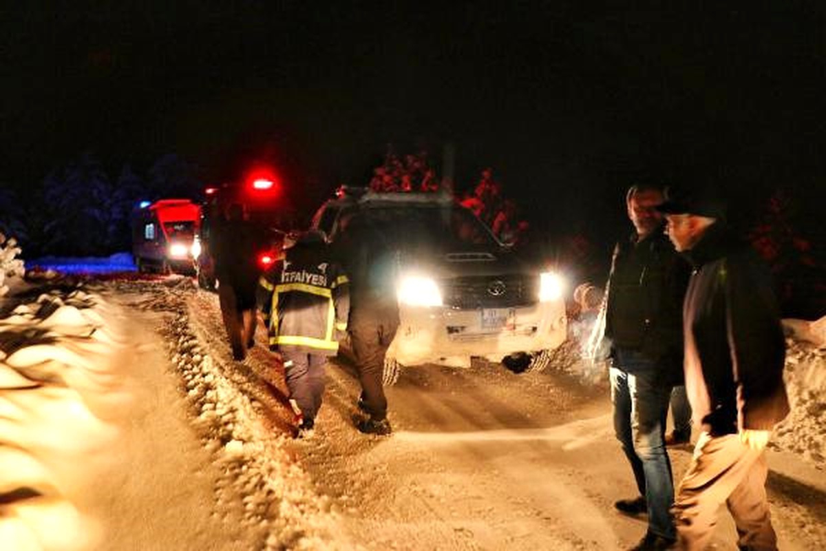 Donma Tehlikesi Atlatan 2 Belediye Personelini Köylü Kurtardı