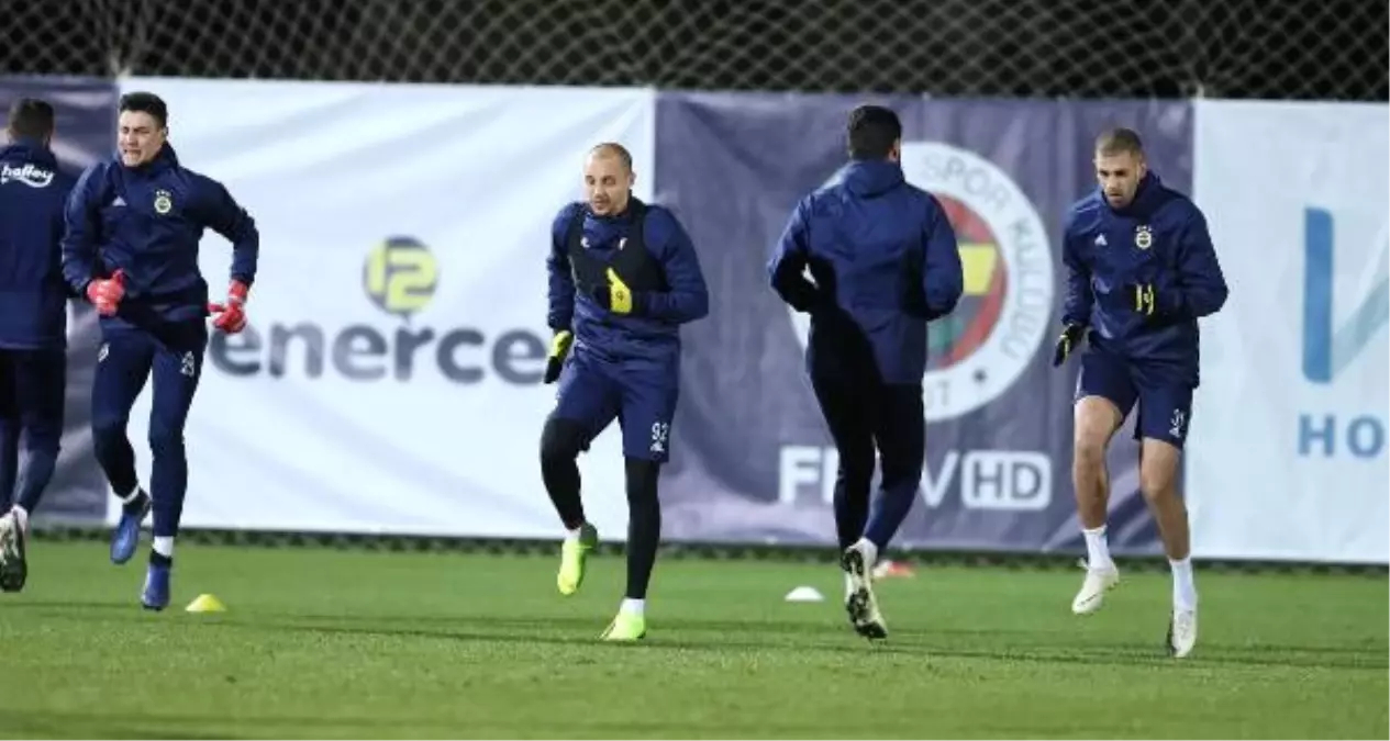 Fenerbahçe Günü Çift İdmanla Tamamladı