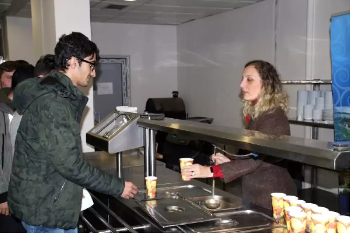 Final Sınavlarına Hazırlanan Öğrencilere 24 Saat Çay ve Çorba İkramı