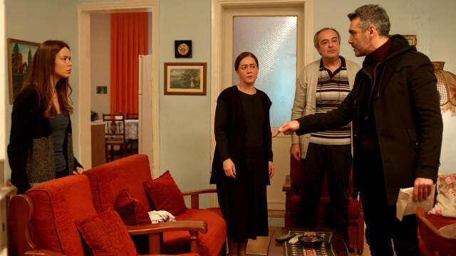 Güzel Oyuncu Kendisini Eleştiren Takipçisine Fena Patladı
