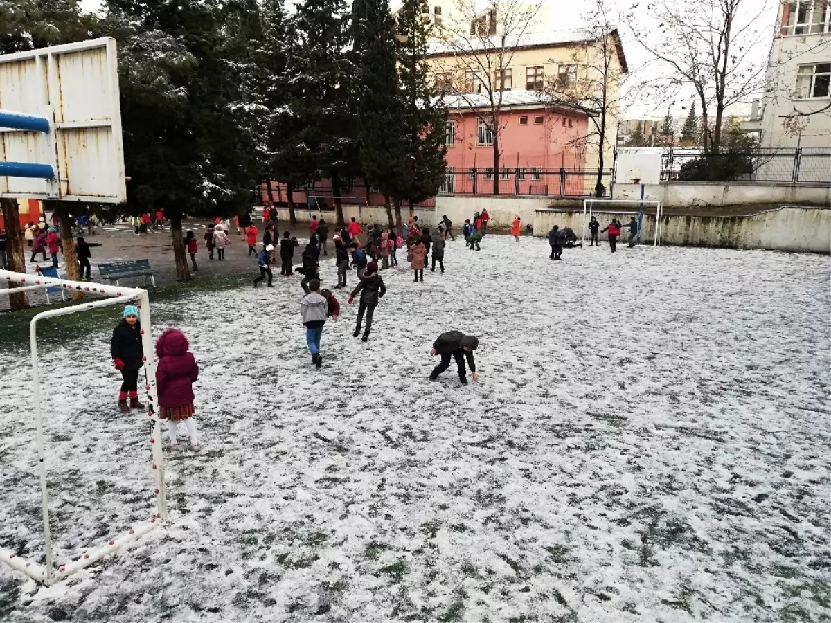 Kahramanmaraş\'ta Eğitime Kar Tatili