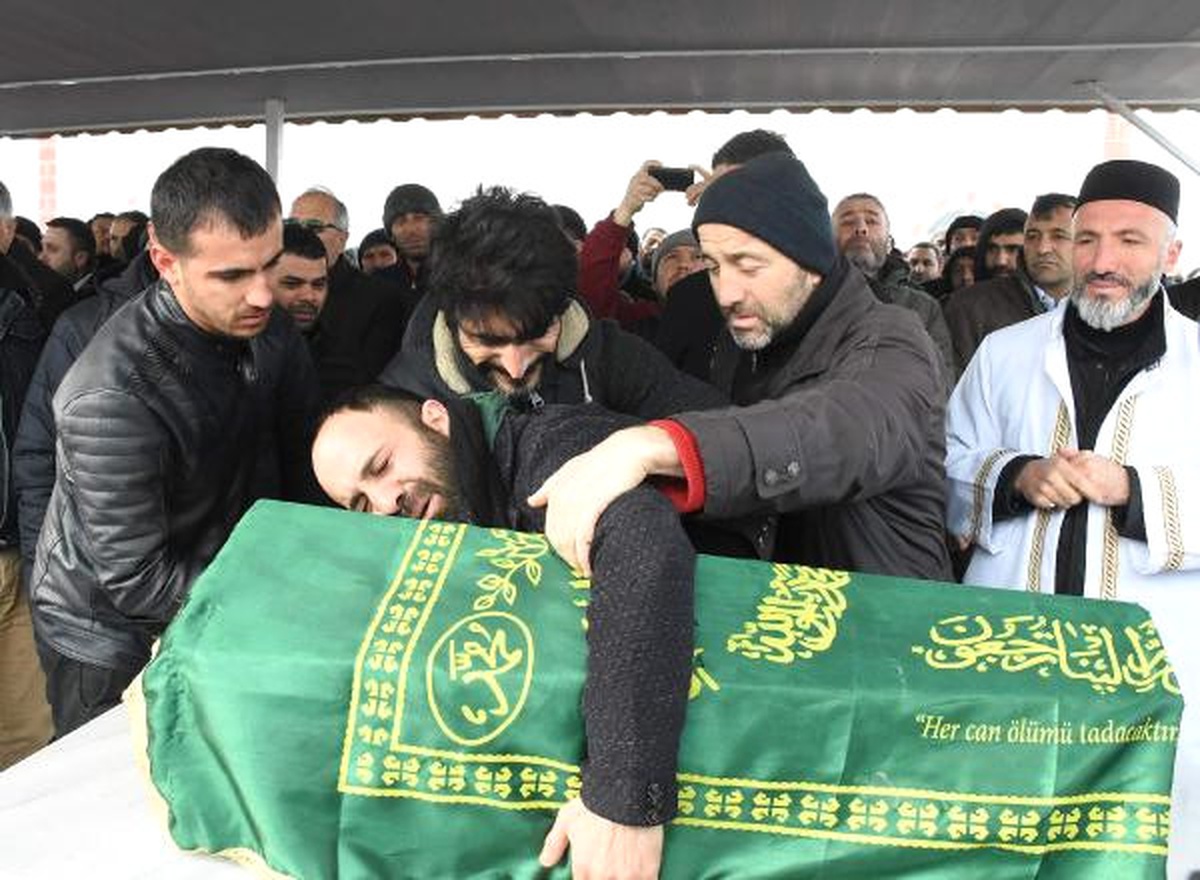 Kazada Ölen 8 Kişi, Gözyaşlarıyla Uğurlandı (2)