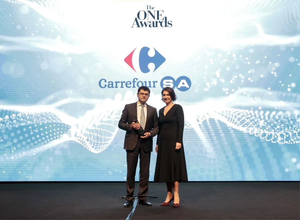The One Awards\'den Carrefoursa\'ya "Yılın İtibarlısı" Ödülü