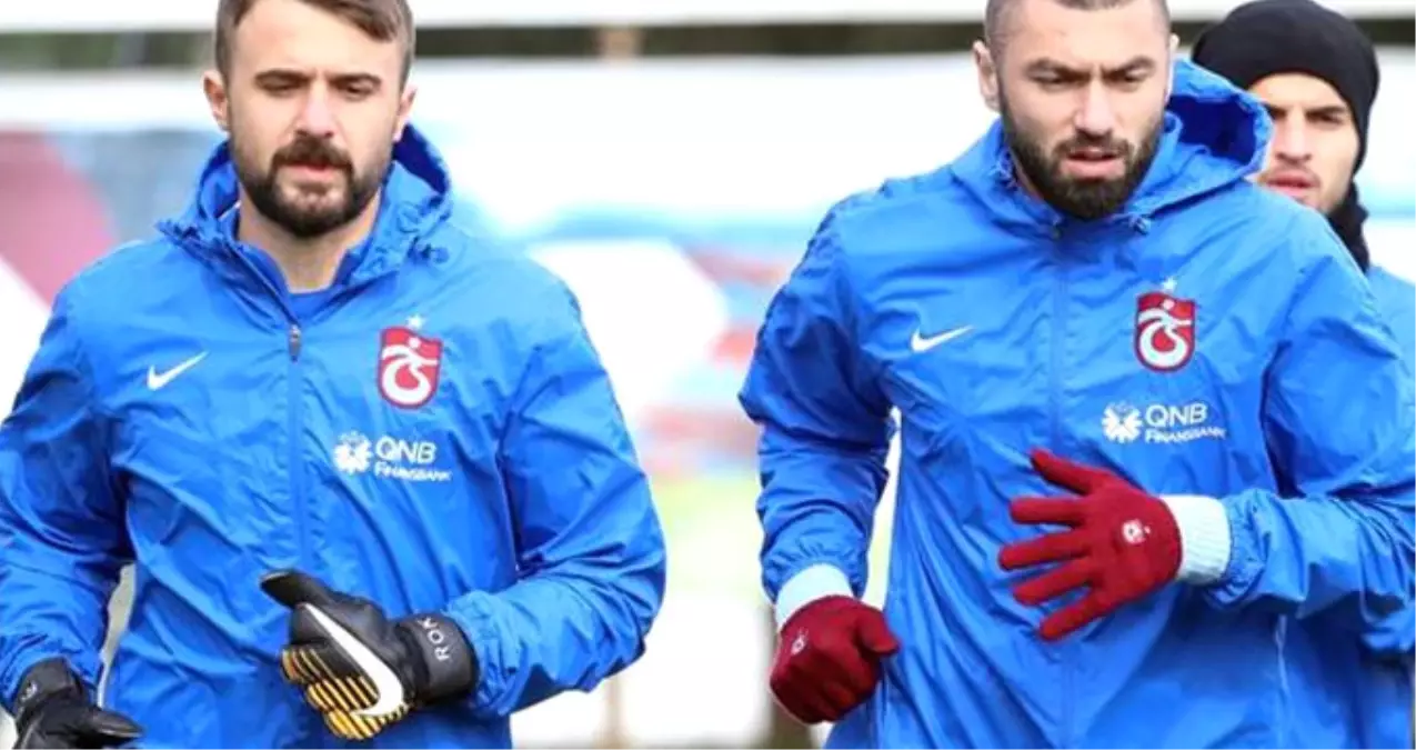 Trabzonspor\'un Sözleşmesini Feshettiği Onur Kıvrak: Futbolu Bırakıyorum