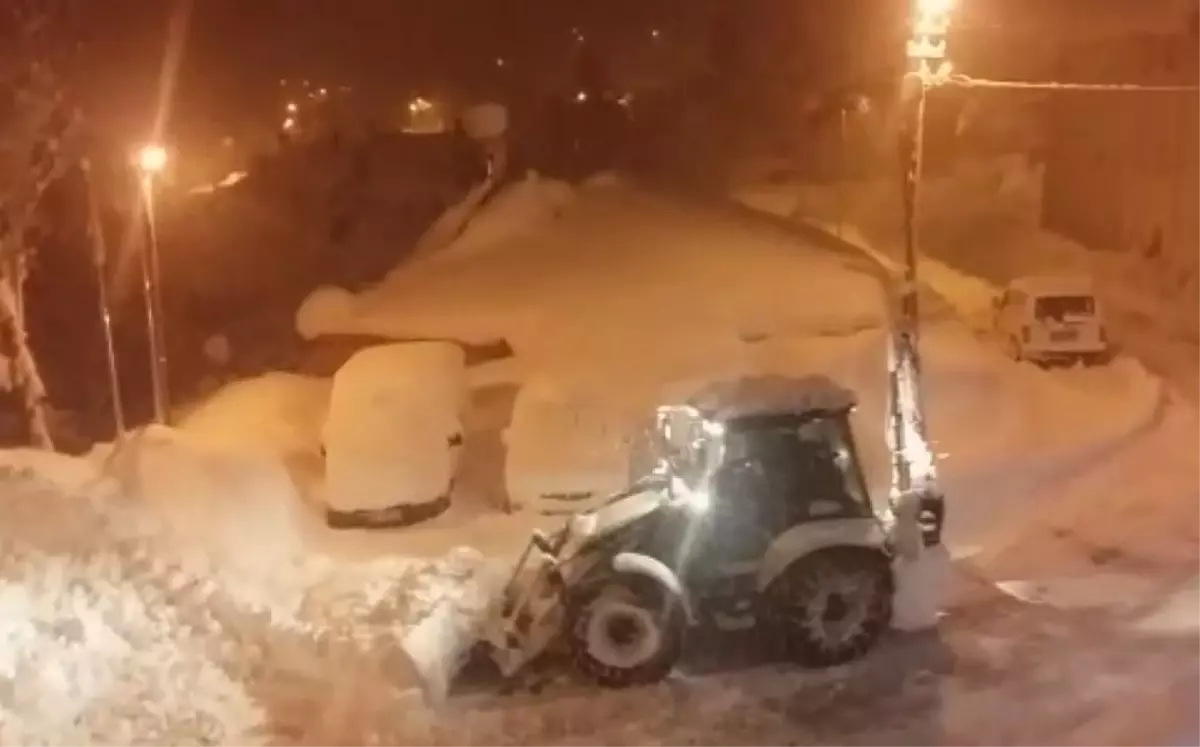 Tunceli-Erzincan Karayolu Çığ Nedeniyle Ulaşıma Kapandı