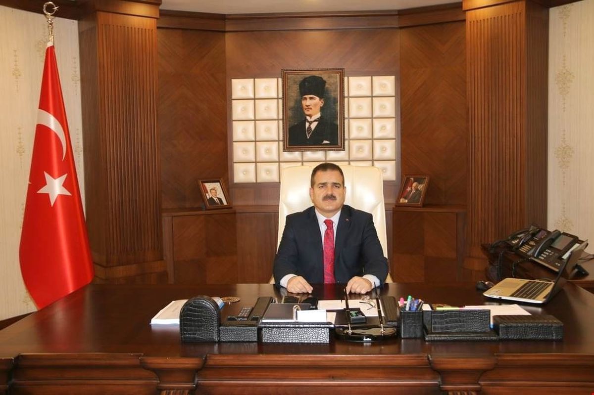 Vali Akbıyık\'an 10 Ocak İdareciler Günü Mesajı