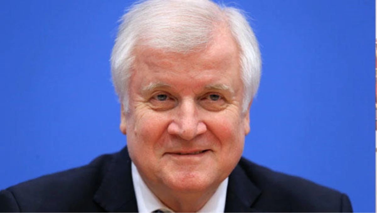 Almanya İçişleri Bakanı\'yla Dalga Geçiyor; 80\'li Yıllardan Beri İnternet Kullanıyormuş