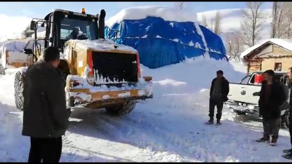 Erzincan\'da Özel İdare Yolu Açtı, Cenaze Toprağa Verildi