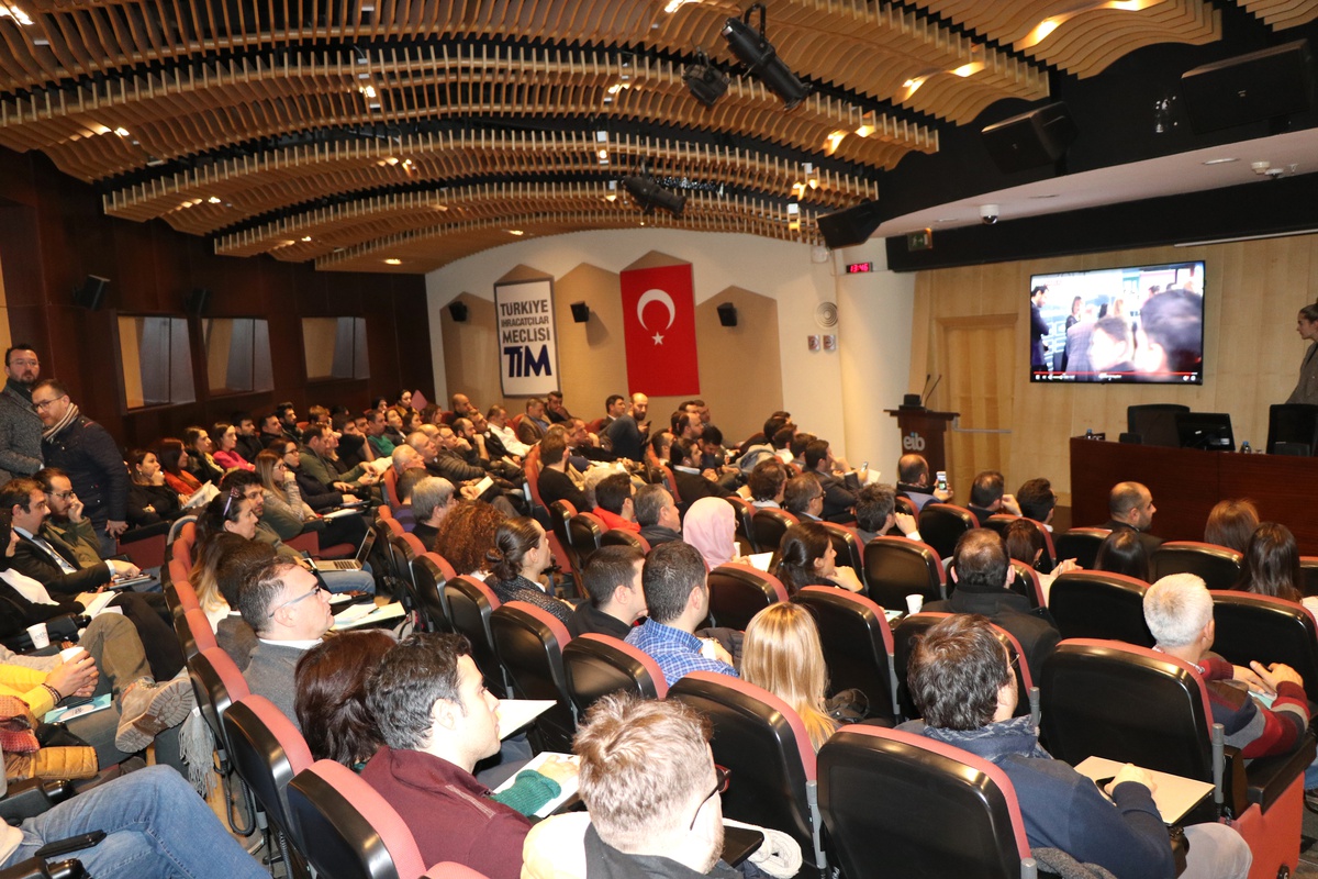 "İzmir\'den Tüm Dünyaya E-İhracat" Konferansı