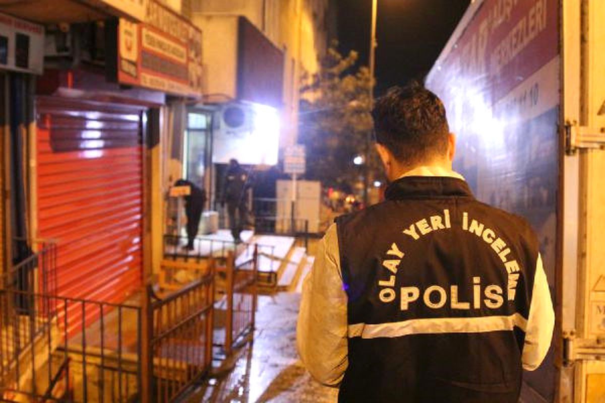 Kağıthane\'de Oto Kiralama Şirketinde Silahlı Saldırı: 1 Yaralı