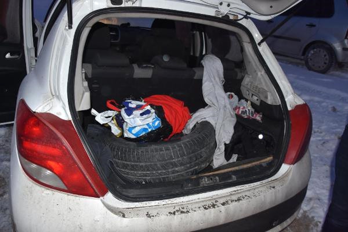 Otomobilin Yedek Lastiğinden Uyuşturucu Çıktı