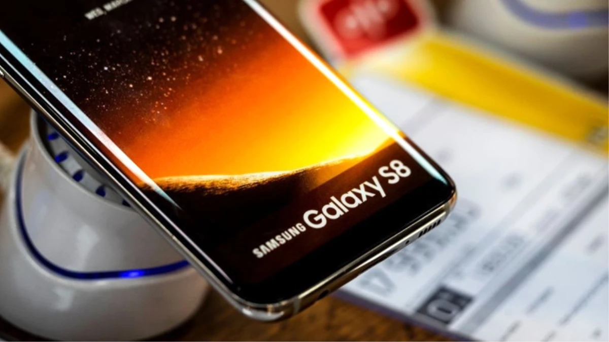 Samsung, Galaxy Kullanıcılarının Facebook\'u Tamamen Silmesine İzin Vermiyor