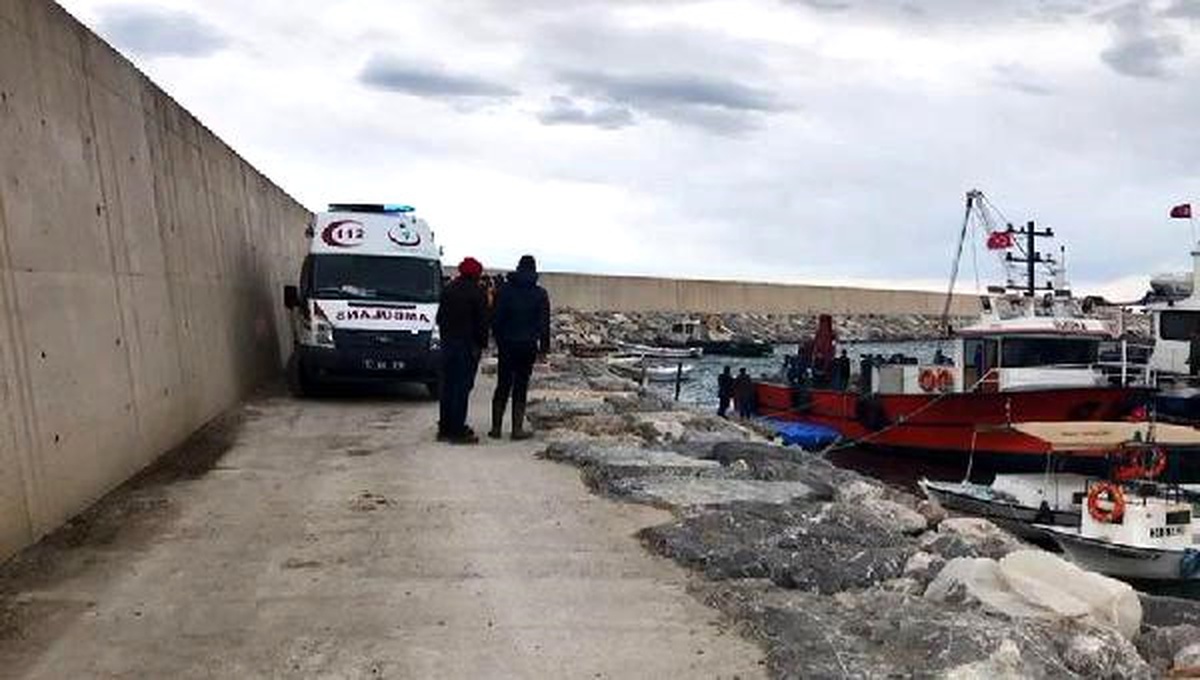 Sinop Açıklarında Balıkçı Teknesi Battı: 1 Ölü, 2 Kayıp, 1 Kişi Kurtarıldı (2) Yeniden