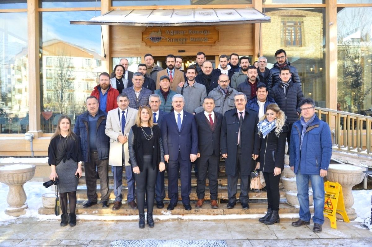 Vali Akın, 2 Günde 2 Cemiyetin Gazeteciler Günü Programında Basın Çalışanları ile Bir Araya Geldi