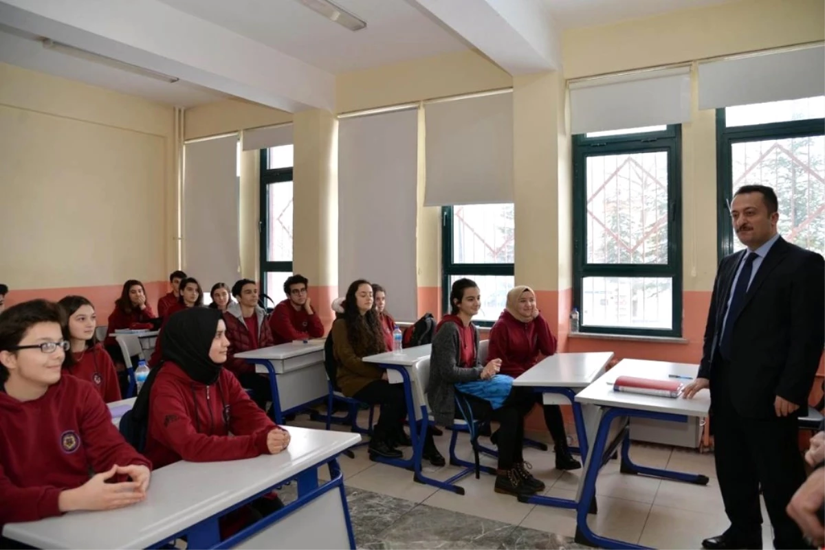 Vali Şentürk Fen Lisesi Öğrencileriyle Bir Araya Geldi