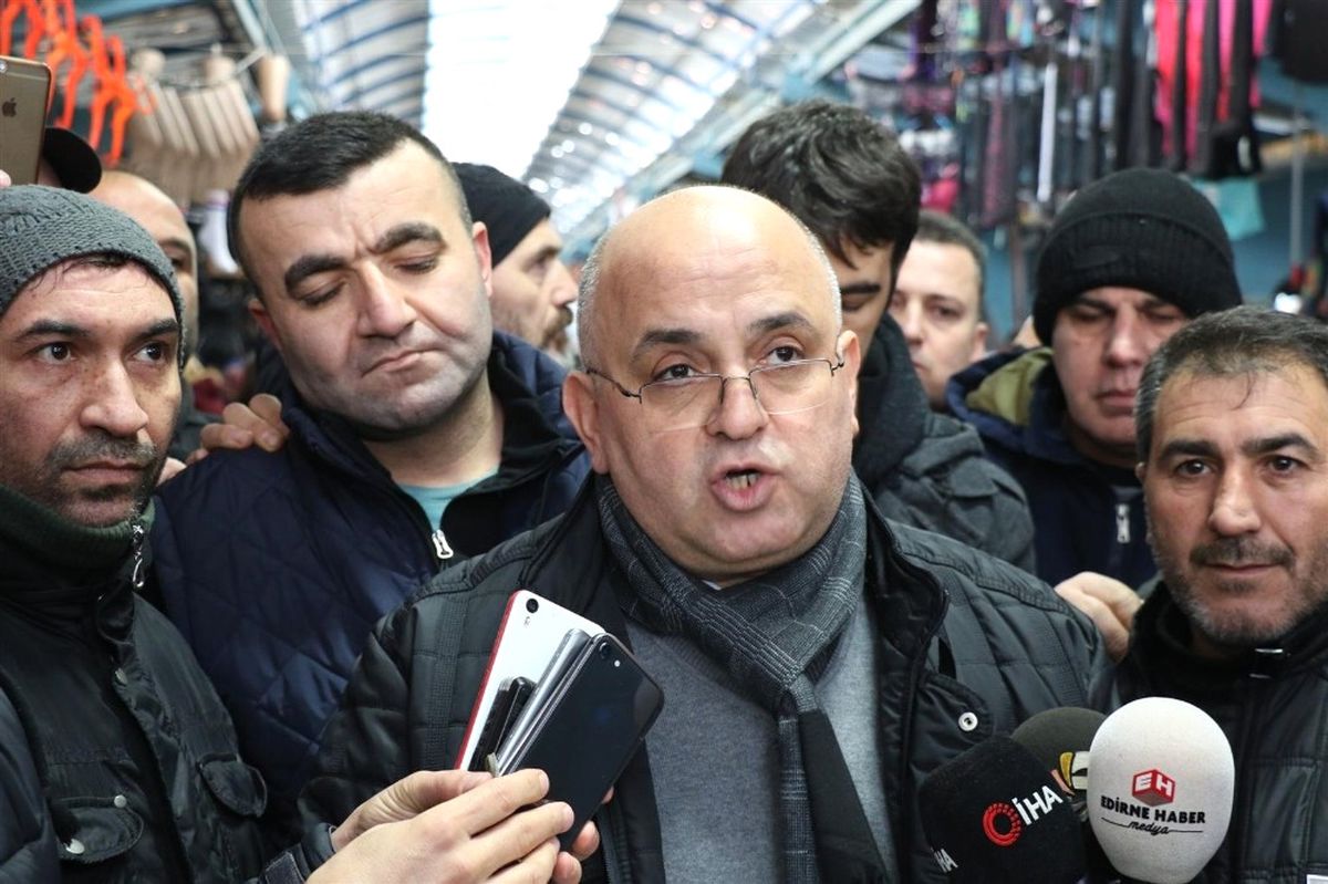 Akın Akın Geliyorlardı, Bıçak Gibi Kesti