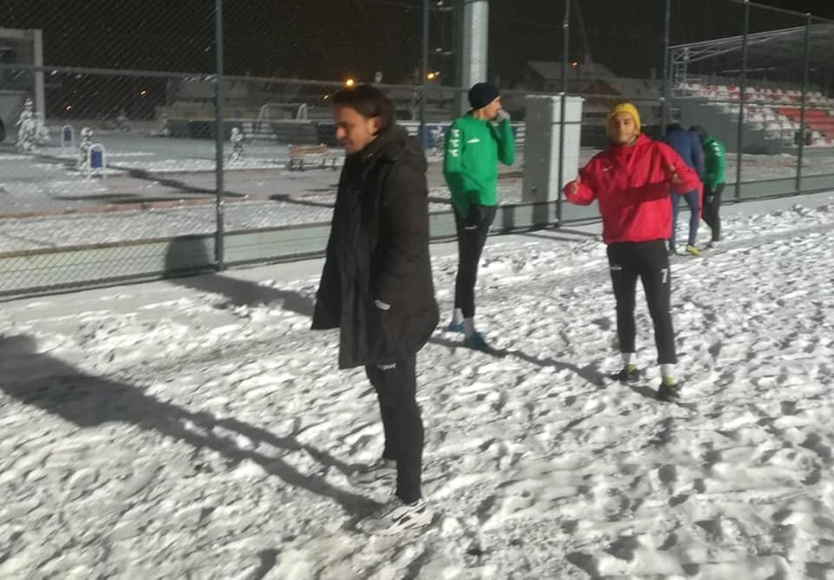 Amatör Futbolcuları Soğuk Hava ve Kar da Durduramadı