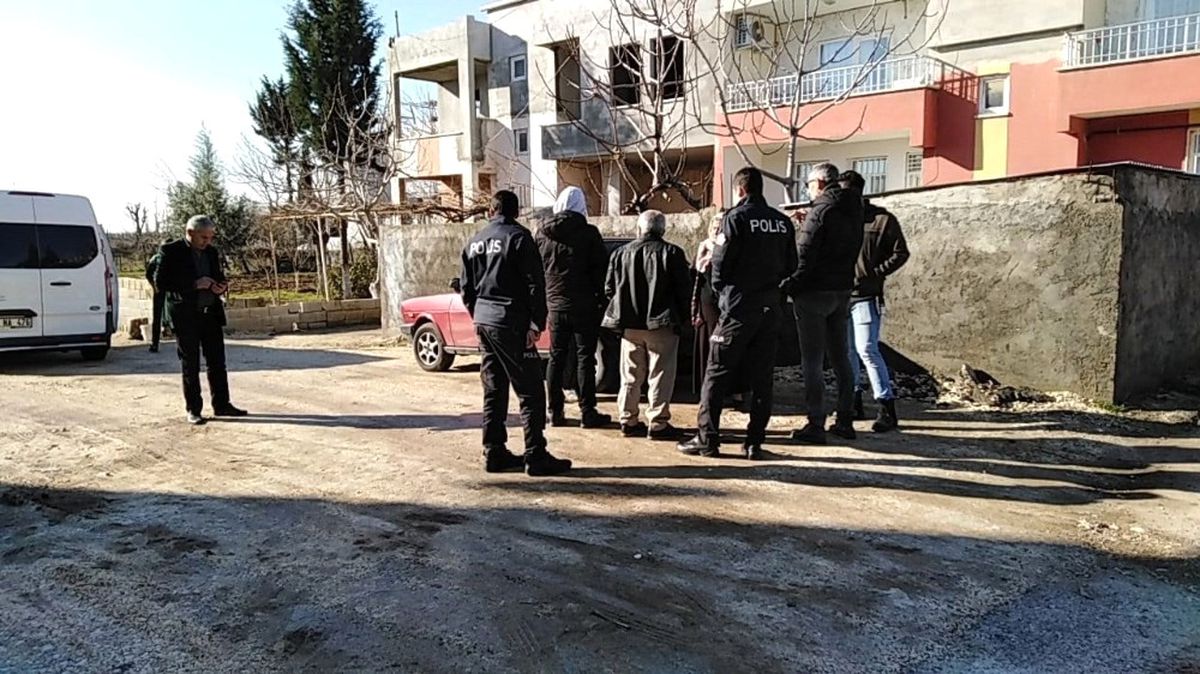 Babasını Silahla Vurdu