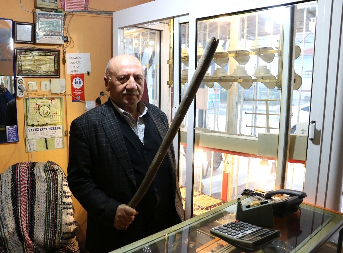 Bacım Dediği Çarşaflı Adamlar Soyguncu Çıktı