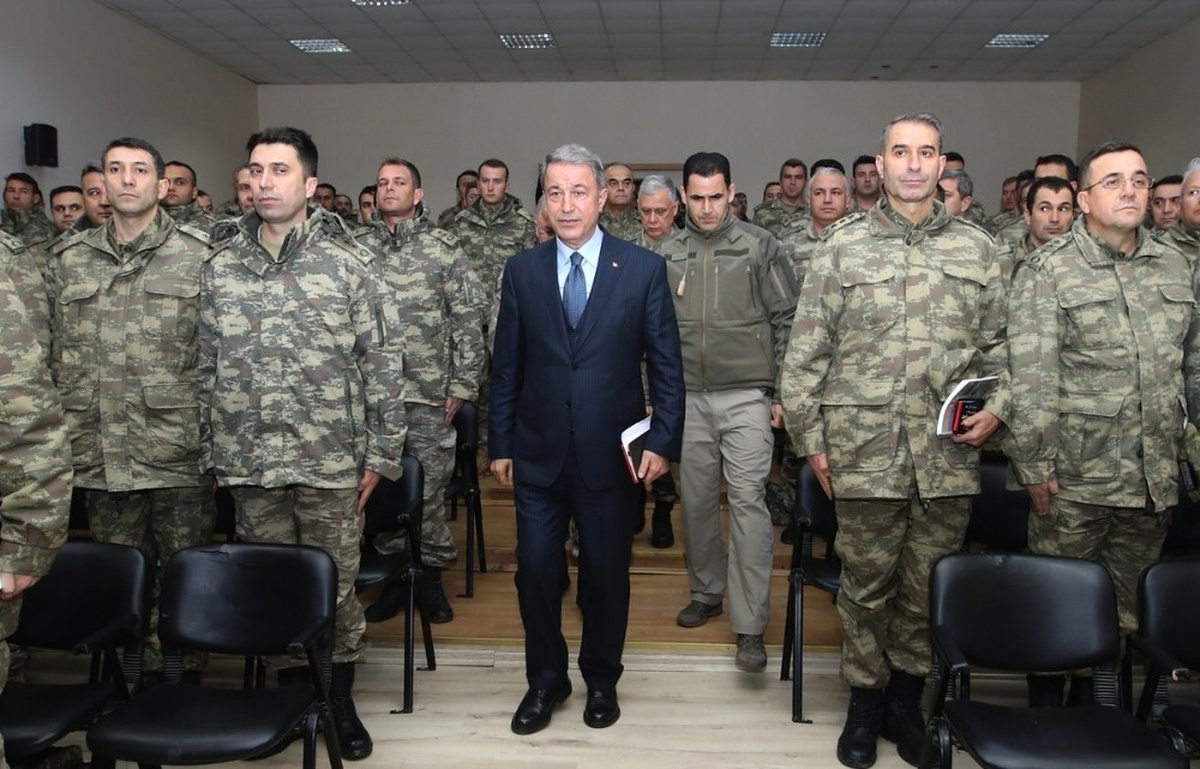 Bakan Akar\'dan Fırat\'ın Doğusuna Operasyon Açıklaması