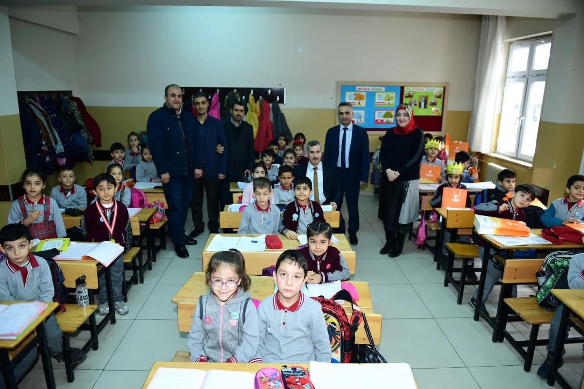 Başkan Çınar, Kendisine Mektup Yazan Öğrenciyi Ziyaret Etti