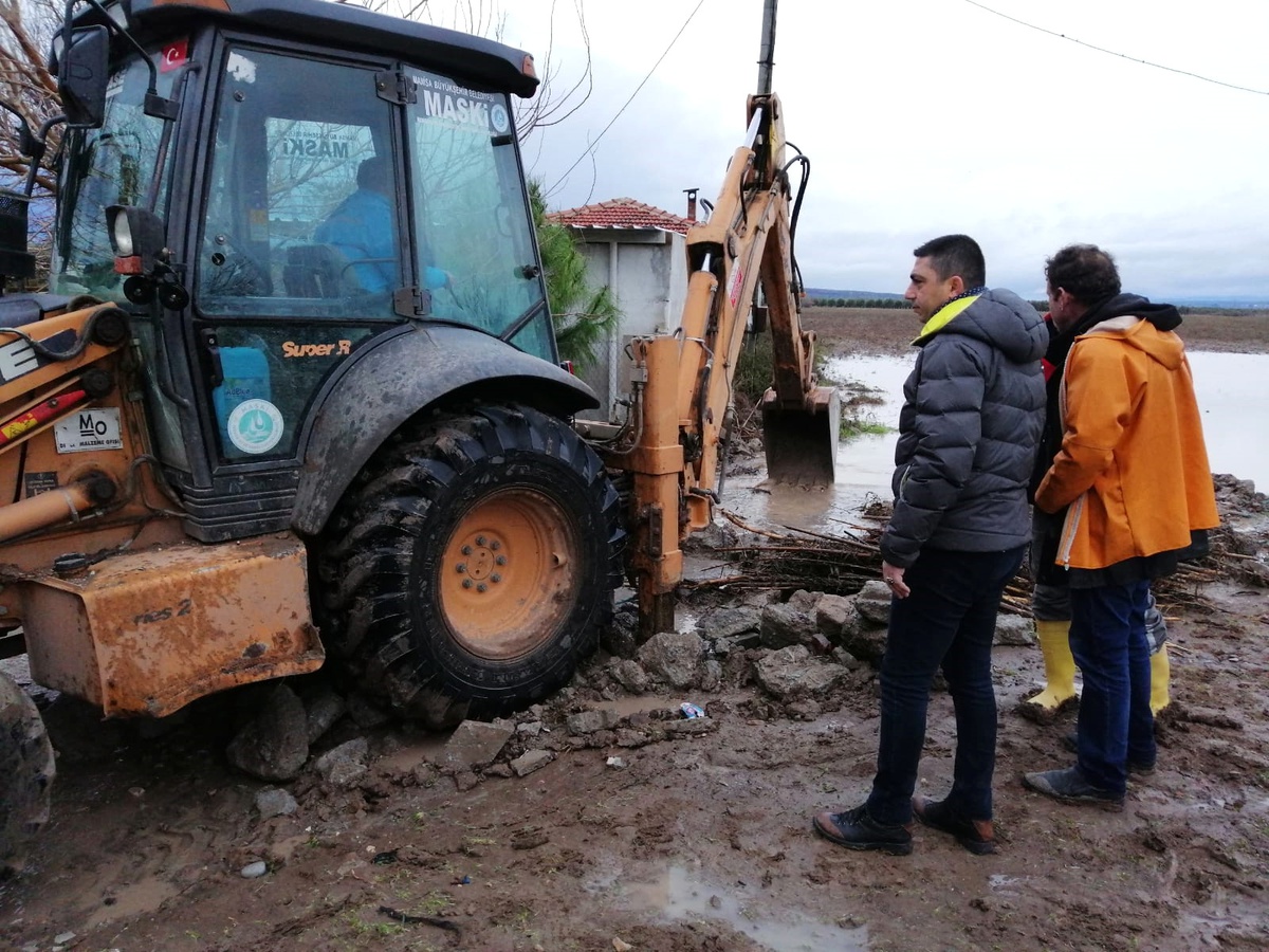 Bekirler\'deki Sel Felaketine Büyükşehir ve MASKİ Müdahalesi