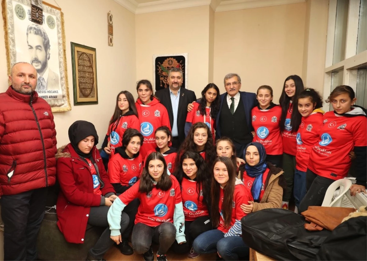 Beykoz Belediye Başkan Adayı Aydın\'dan Vatandaşlara ve Derneklere Ziyaret