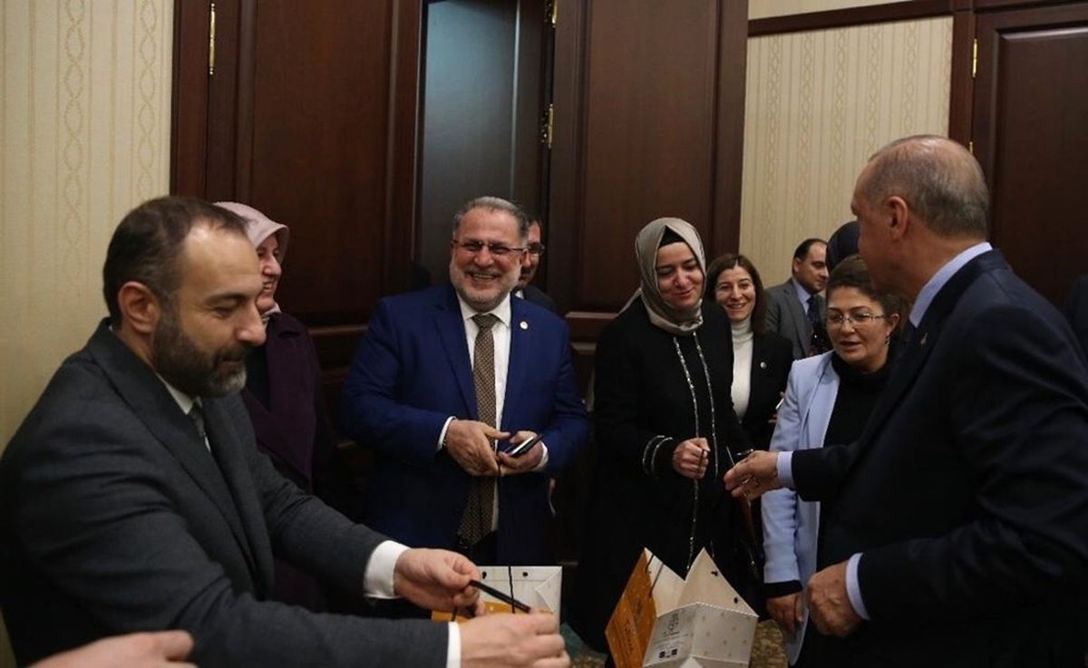 Bitlis Balı, AK Parti Mkyk Üyelerine İkram Edildi