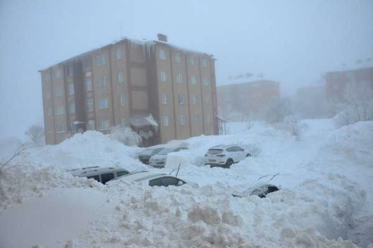 Bitlis\'te Kar Yağışı Durdu; Sis ve Soğuk Etkili