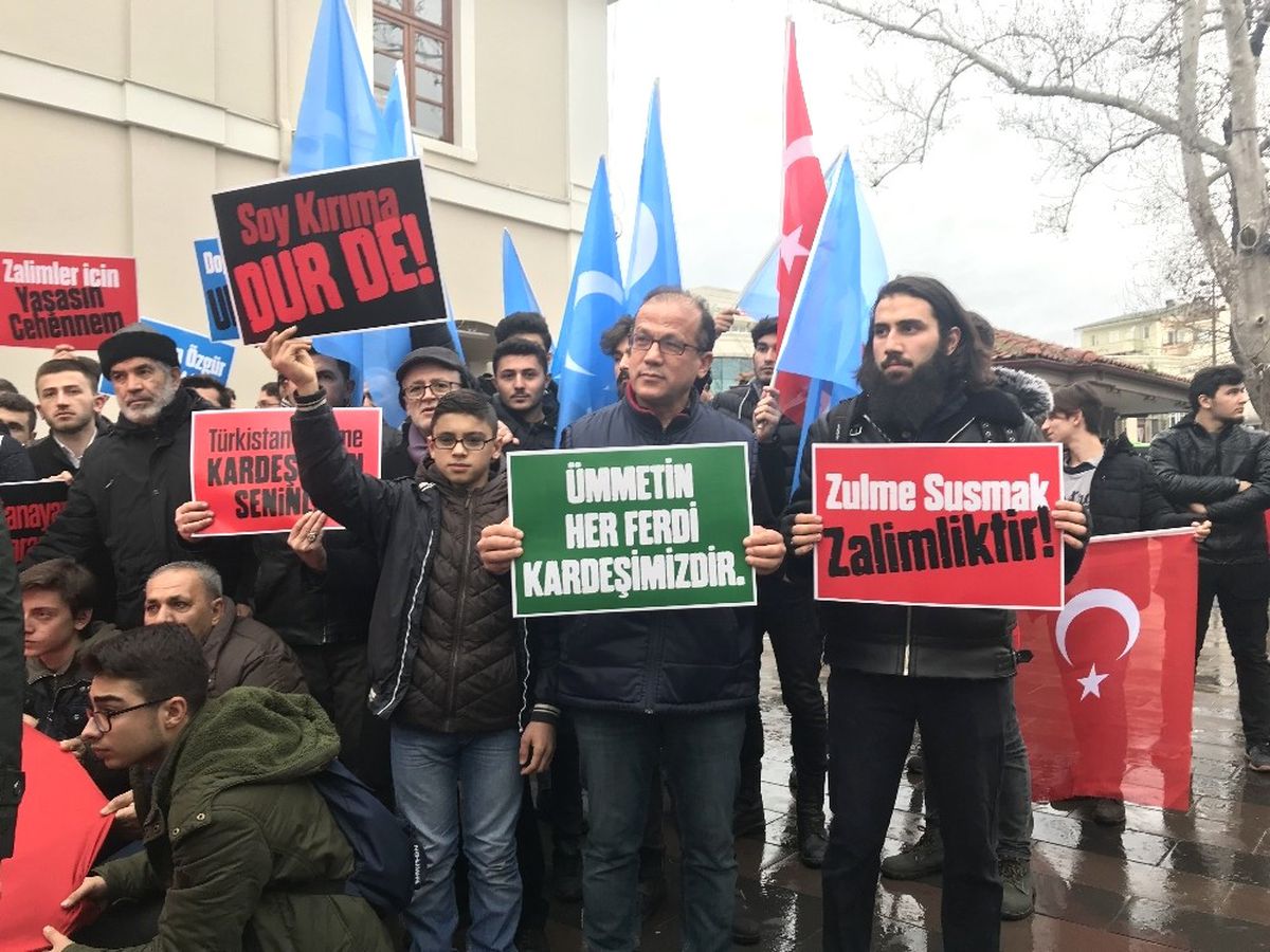 Doğu Türkistan\'daki Toplama Kamplarının Kapatılması İçin Açıklama Yaptılar