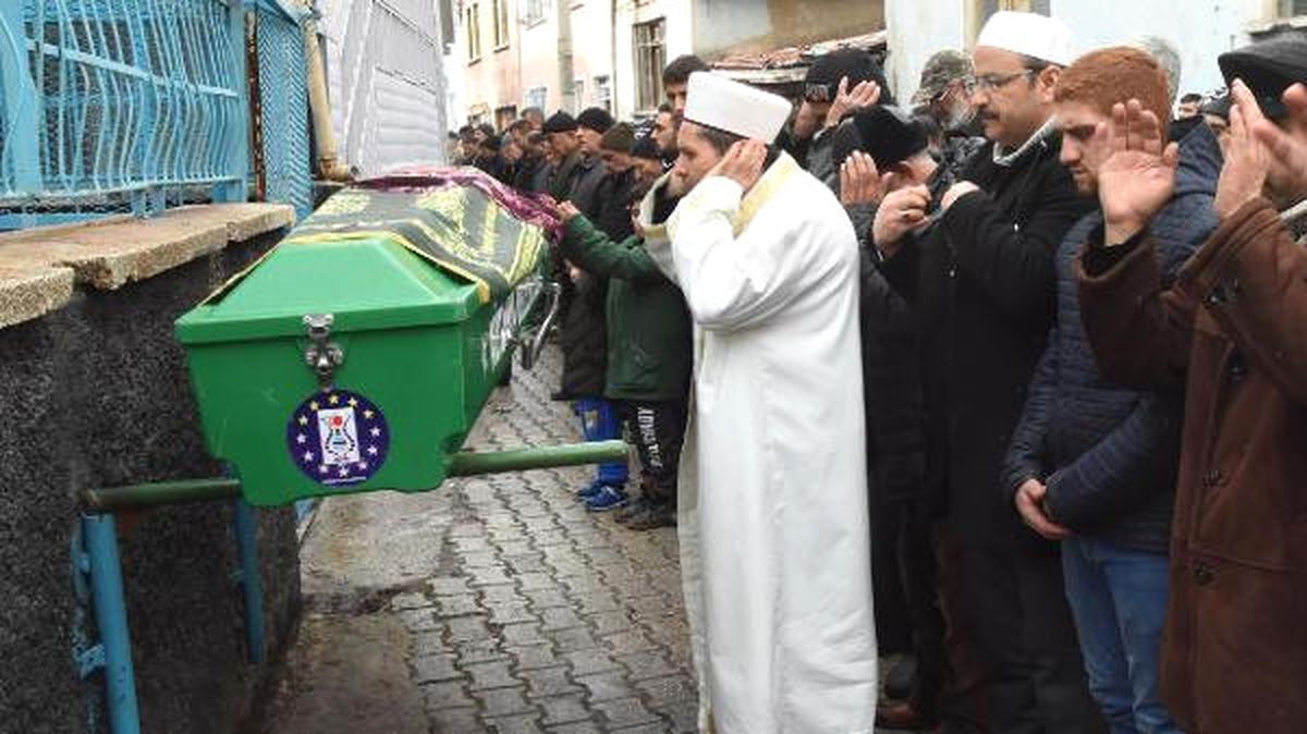 Eski Eşi Tarafından Öldürülen Kadın Toprağa Verildi