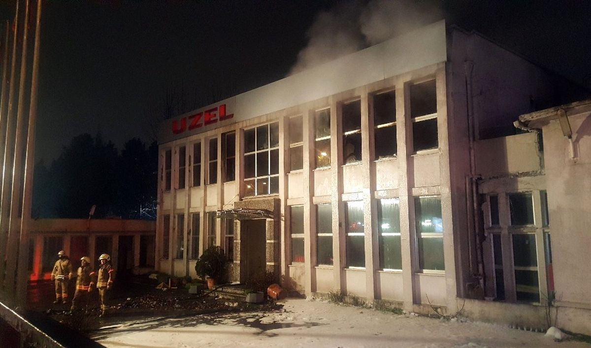 Eyüpsultan\'da Korkutan Fabrika Yangını